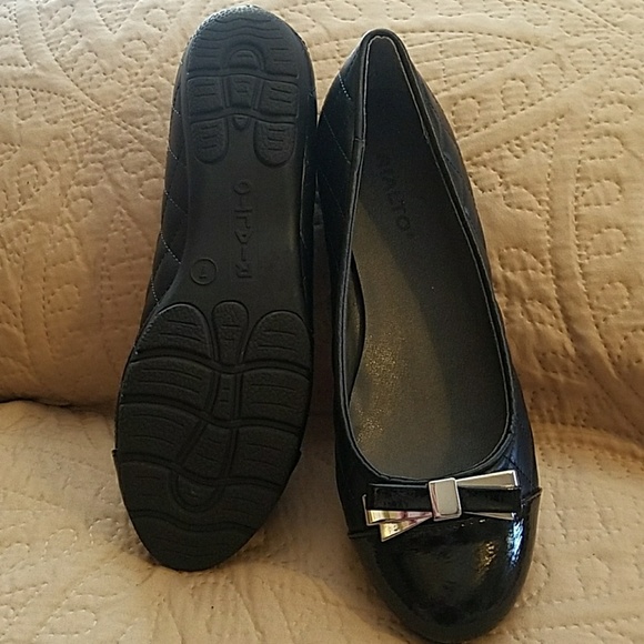 Rialto Shoes - NWOT Black Flats